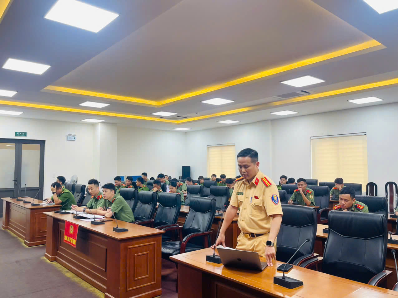 Phòng Cảnh sát giao thông phối hợp Ban Thanh niên Công an thành phố tổ chức tập huấn 